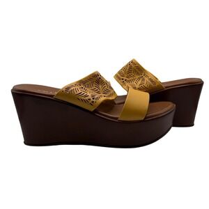 Italian Shoemakers Women Size 6 Mustard Yellow Floral Slide Sandals Wedge Heel